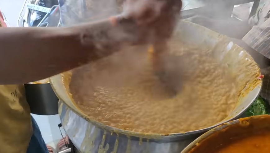 Famous Dal Pakwan of Ulhasnagar | Sindhi Breakfast | Indian Street Food 
