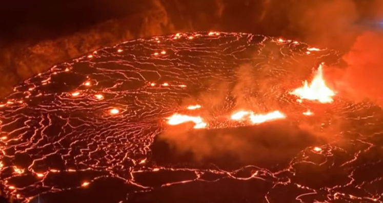 Hawaii’s Kilauea Volcano Erupts 