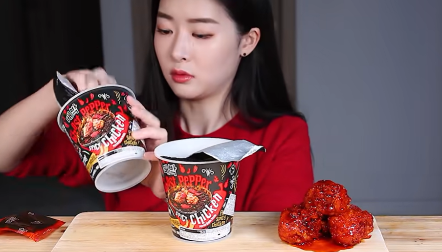 Eating the Spiciest Cup Noodles and the Spiciest Fried Chicken